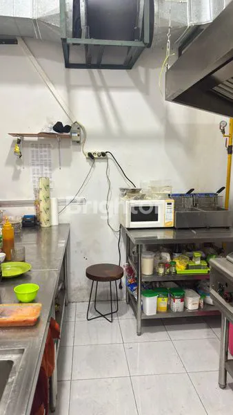 image RUKO STRATEGIS MANYAR KERTOARJO, 3 LANTAI 390M² (5)