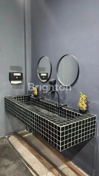 image RUKO STRATEGIS MANYAR KERTOARJO, 3 LANTAI 390M² (6)