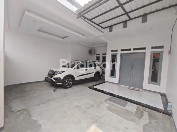 image RUMAH DI JUAL DI KEBON JERUK  (4)