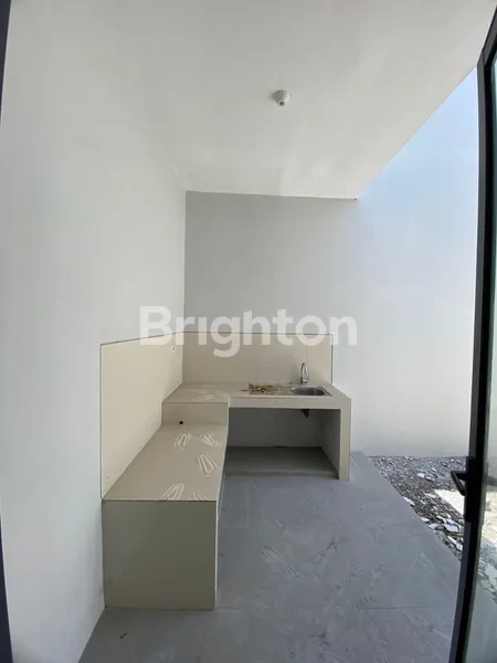 image RUMAH BARU GRESS DI RUBY PONDOK TJANDRA INDAH, SELANGKAH KE SPORT CLUB, DEKAT TOL DAN BANDARA JUANDA, LINGKUNGAN SUDAH TERBENTUK DAN NYAMAN, ONE GATE SYSTEM (5)