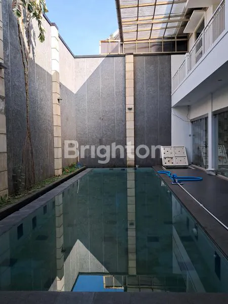 image HUNIAN LUAS 700M² DENGAN 8 KAMAR TIDUR DI PERUMAHAN ELITE CIMAHI (5)