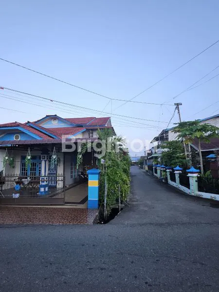 image HUNIAN SEMI-FURNISHED 150M² STRATEGIS DI JL. SAWO PONTIANAK (6)