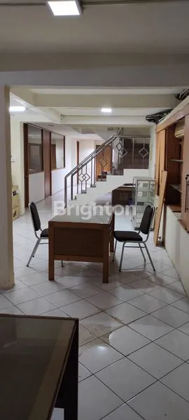 image GEDUNG PERKANTORAN DI MAMPANG PRAPATAN JAKARTA SELATAN (3)