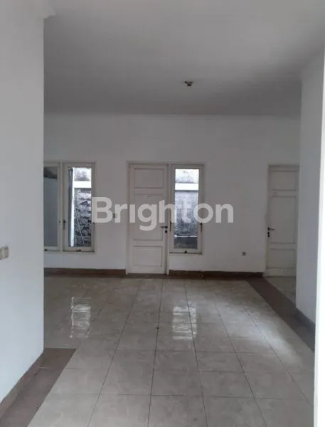 image RUMAH MEWAH 2 LANTAI CRYSTAL GADING SERPONG HARGA MURAH (6)