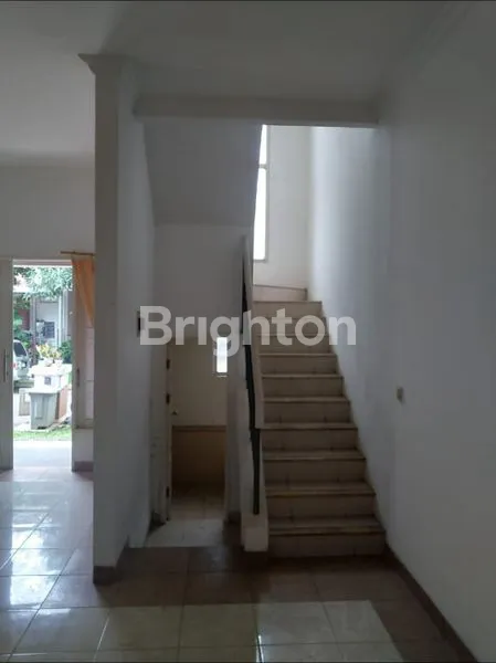 image RUMAH MEWAH 2 LANTAI CRYSTAL GADING SERPONG HARGA MURAH (3)