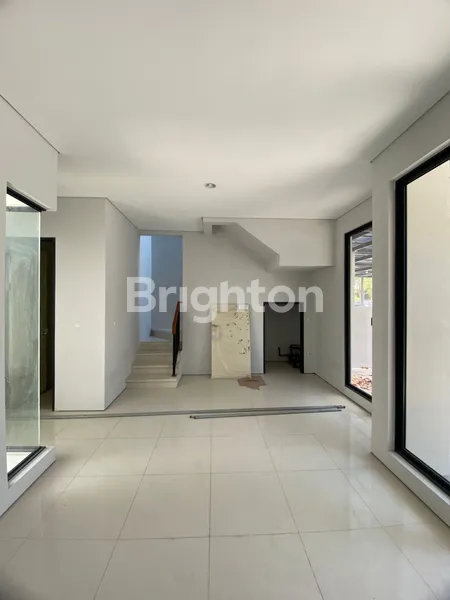 image RUMAH BARU GRESS DI RUBY PONDOK TJANDRA INDAH, SELANGKAH KE SPORT CLUB, DEKAT TOL DAN BANDARA JUANDA, LINGKUNGAN SUDAH TERBENTUK DAN NYAMAN, ONE GATE SYSTEM (6)