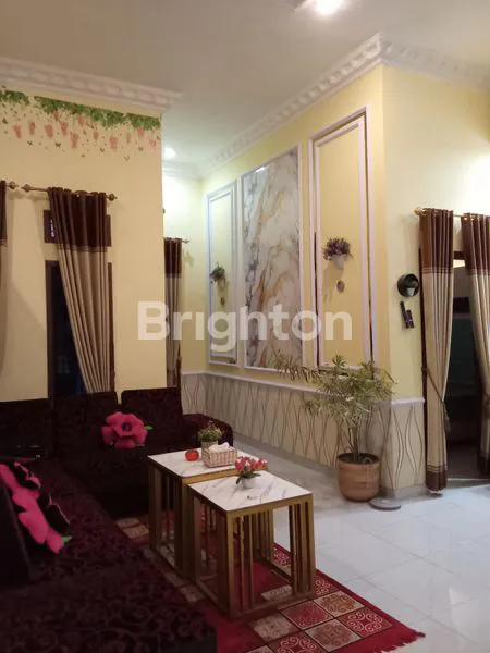 image RUMAH MEWAH 2 LANTAI DI JEMBER, 4KT, DEKAT KANTOR CAMAT (3)