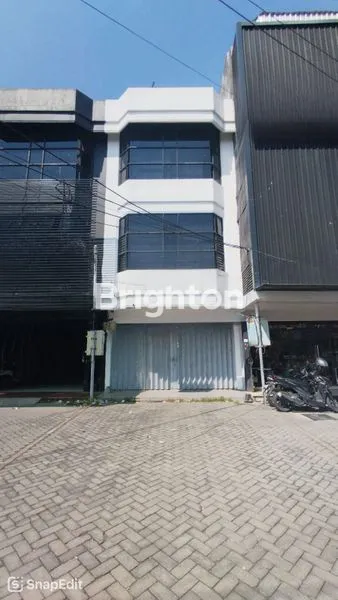 RUKO 3 LANTAI BAGUS SIAP PAKAI NOL JALAN RAYA WIYUNG