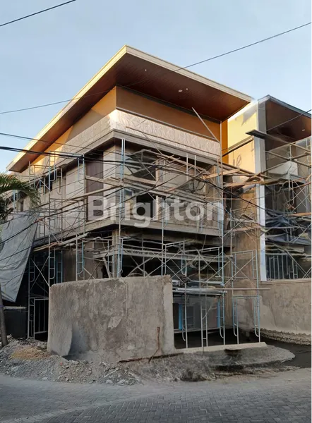 image RUMAH BARU GRESS DI MANYAR JAYA, BEBAS BANJIR, ONE GATE SISTEM, ROW JALAN 4 MOBIL LUEBARRR, HOOK (1)