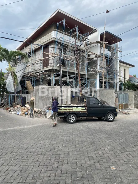 image RUMAH BARU GRESS DI MANYAR JAYA, BEBAS BANJIR, ONE GATE SISTEM, ROW JALAN 4 MOBIL LUEBARRR, HOOK (3)