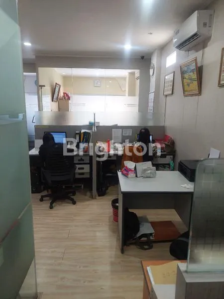 image RUMAH KANTOR  3 LANTAI SANGAT STRATEGIS DI JOHAR BARU JAKARTA PUSAT (7)