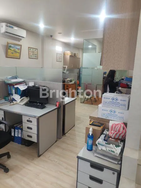 image RUMAH KANTOR  3 LANTAI SANGAT STRATEGIS DI JOHAR BARU JAKARTA PUSAT (2)