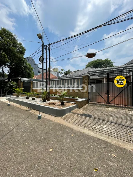 RUMAH STRATEGIS DEKAT BLOK M WIJAYA JAKARTA SELATAN
