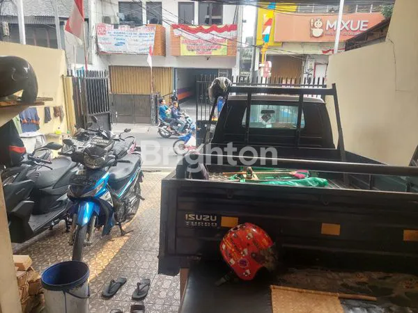 image RUMAH KANTOR  3 LANTAI SANGAT STRATEGIS DI JOHAR BARU JAKARTA PUSAT (8)