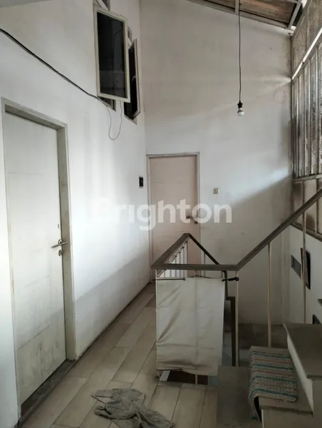 image RUMAH TERAWAT TENGGILIS TIMUR DEKAT UBAYA (3)