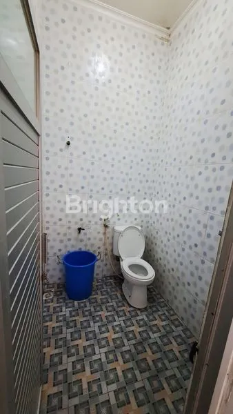 image RUMAH SEMI-FURNISHED 2KT DENGAN HALAMAN LUAS DI REGENCY CASTARICA (6)