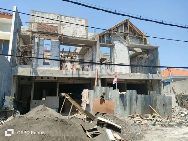 image RUMAH PREMIUM MANYAR TIRTOYOSO, 2 LANTAI, CARPORT 2 MOBIL (1)