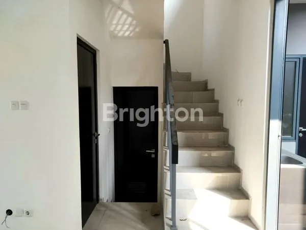 image RUMAH NON FURNISHED DI GOLDEN PARK 2 CISAUK SERPONG (5)