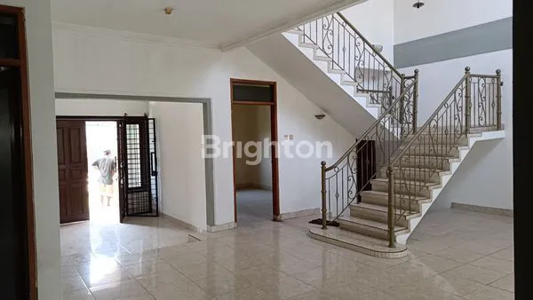 SEWA RUMAH STRATEGIS 150M² DI PASIR SUBUR, LENGKAP 4KT/4KM