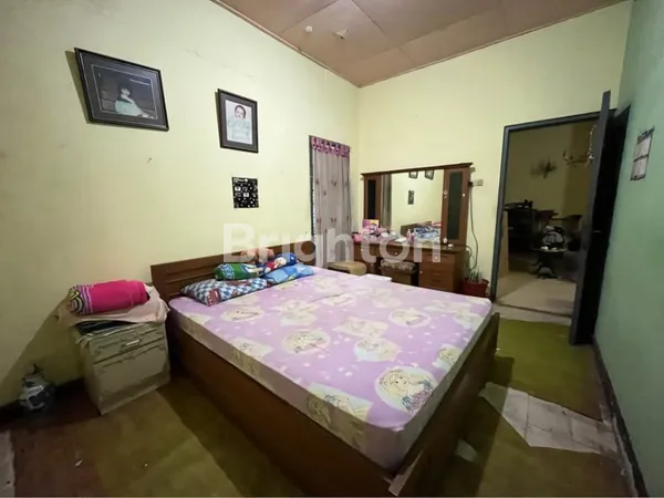 image DIJUAL RUMAH LAMA JEMURSARI UTARA TERAWAT DEKAT MARGOREJO (8)