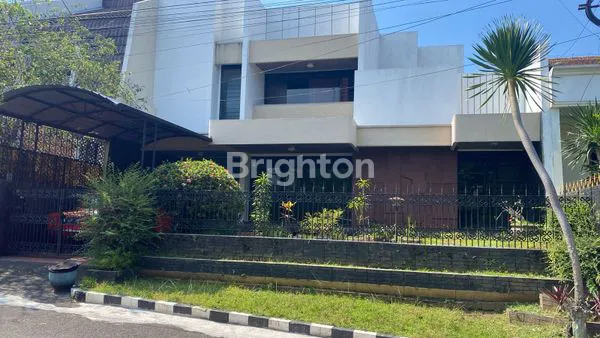 image RUMAH MEWAH 2 LANTAI ONE GATE SYSTEM DI LANGSEP MALANG (1)