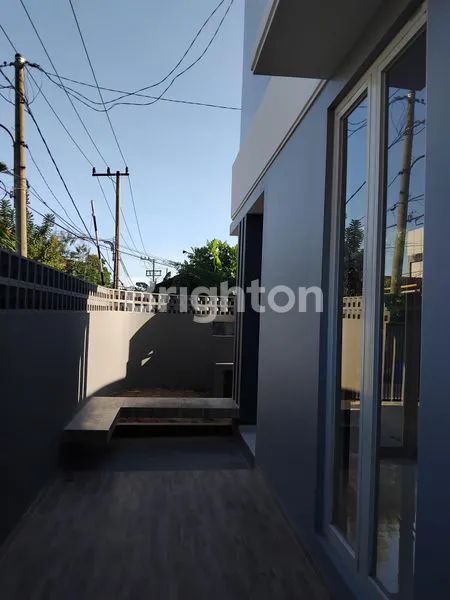 image RUMAH BARU GRESS MANYAR TIRTOYOSO UTARA (7)