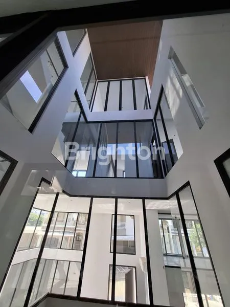 image MODERN DAN MEWAH DALAM KOMPLEK ELIT (6)