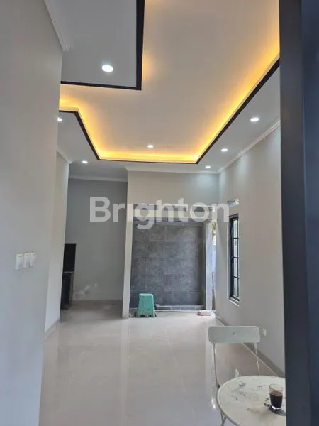 image RUMAH CANTIK 2 LANTAI BARU NEMPEL TOL JUANDA (2)