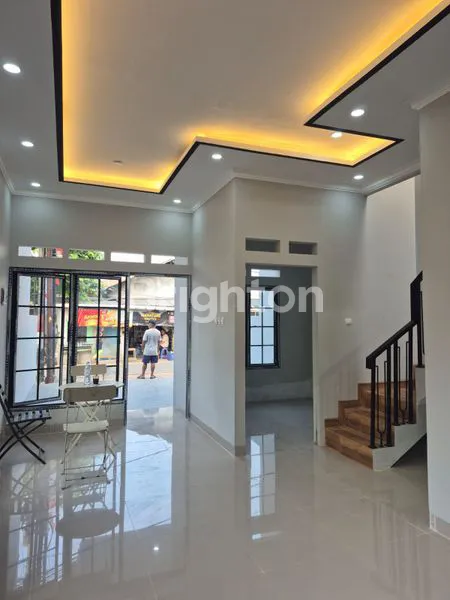 image RUMAH CANTIK 2 LANTAI BARU NEMPEL TOL JUANDA (3)