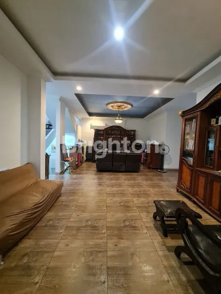 image TURUN HARGA RUMAH KLASIK MODERN 450M² DENGANMATERIAL BERKUALITAS DI BSD CITY (4)