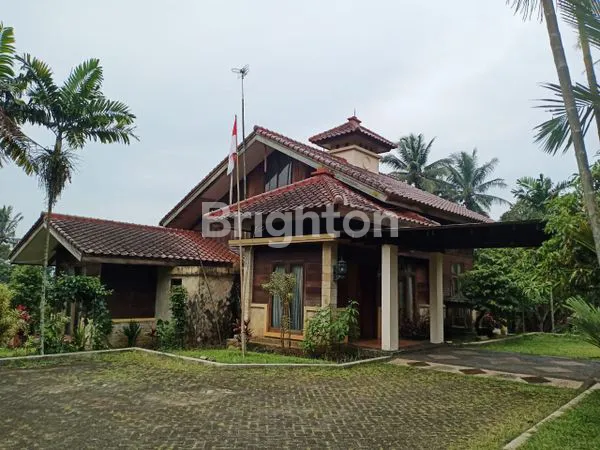 VILLA MEWAH CIJERUK DENGAN VIEW PUNCAK & 21 KOLAM IKAN