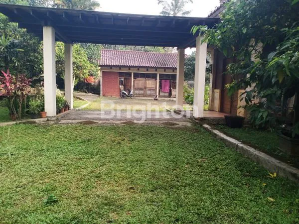 image VILLA MEWAH CIJERUK DENGAN VIEW PUNCAK & 21 KOLAM IKAN (4)