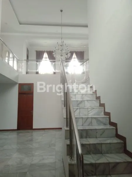 image SEWA RUMAH MEWAH 2 LANTAI LUAS DAN BEBAS BANJIR TANJUNG DUREN (2)