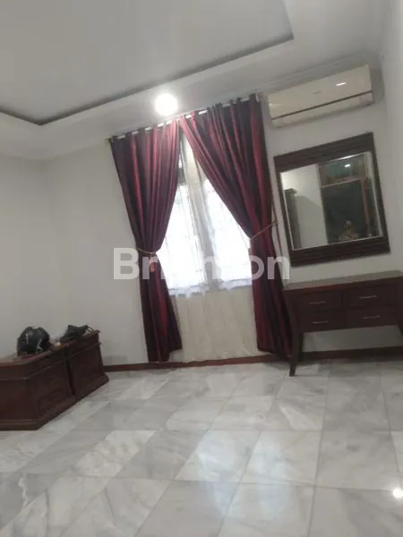 image SEWA RUMAH MEWAH 2 LANTAI LUAS DAN BEBAS BANJIR TANJUNG DUREN (3)