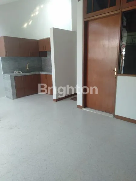 image SEWA RUMAH MEWAH 2 LANTAI LUAS DAN BEBAS BANJIR TANJUNG DUREN (6)