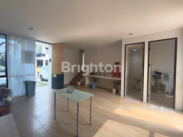 image DISEWAKAN RUMAH 2 LANTAI DI CENDANA KARAWACI TANGERANG (3)