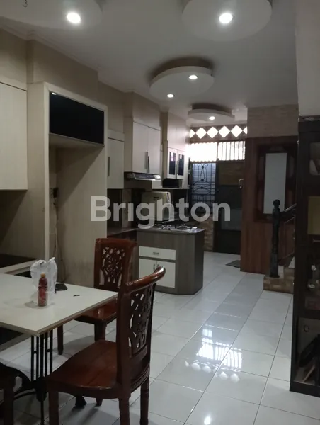 image RUMAH DALAM KOMPLEK (4)