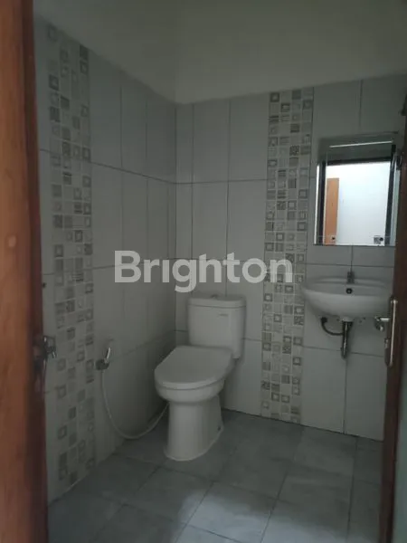 image RUMAH MEWAH 2 LANTAI FULL FURNISH DI CLUSTER COLOMADU (7)