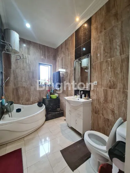 image RUMAH MEWAH 3 LANTAI DI BSD - DESAIN KLASIK MODERN EROPA (8)