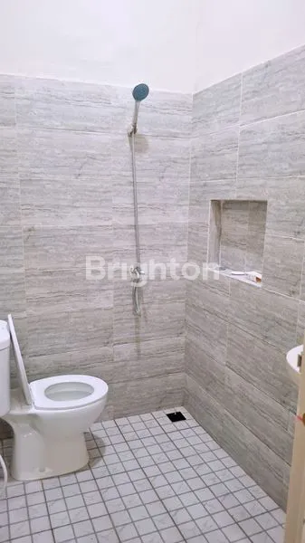 image RUMAH BARU DI PERUM GRAHA INDAH MEDOKAN AYU RUNGKUT SURABAYA (7)