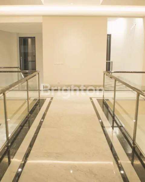 image HIDUP PENUH PRESTISE DAN KENYAMANAN DI RUMAH MEWAH KEBAYORAN BARU  (6)