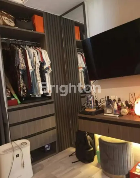 image RUMAH BAGUS 2 LANTAI, FULL FURNISHED ROYAL RESIDENCE-MENGANTI GRESIK (5)