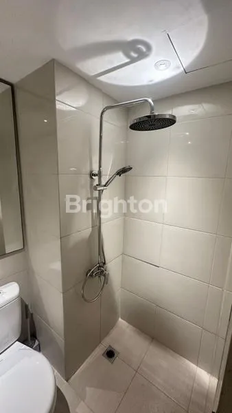 image JUAL SEWA KONTRAK APARTEMEN TANGLIN 2BR LANTAI 20 FULL FURNISHED PAKUWON PTC SURABAYA BARAT (7)