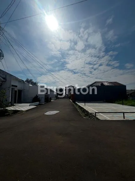 image RUMAH SEMI FURNISHED DI CLUSTER PINGGIR JALAN ANGKOT - DEKAT STASIUN (8)