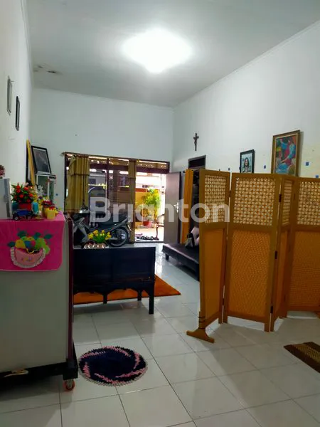 image RUMAH STRATEGIS TENGAH KOTA DEKAT TOL GAYAMSARI, BEBAS BANJIR (3)