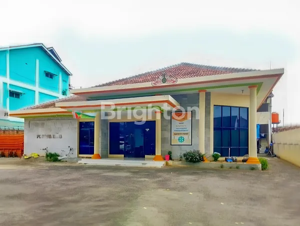 GEDUNG KANTOR 900 M2 PUSAT KOTA JALAN WOLTER MONGINSIDI