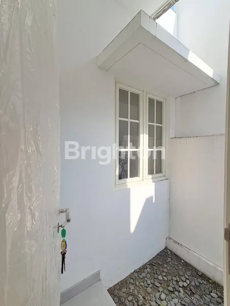 image DISEWAKAN RUMAH SUASANA TENANG KAWASAN DEKAT PINTU TOL MALANG-SURABAYA (4)