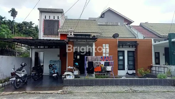 RUMAH CLUSTER 2 LANTAI STRATEGIS DEKAT MALL RAMAYANA PANAM