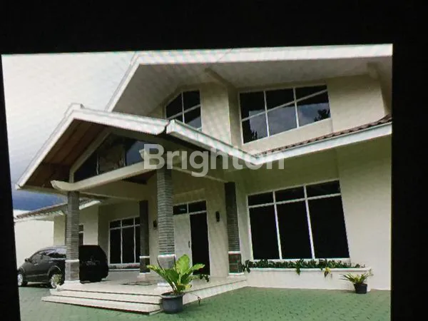 image DIJUAL VILLA MEWAH DAN BAGUS DI TAWANGMANGU!! LOKASI STRATEGIS DAN DEKAT DENGAN PUSAT KULINER SERTA PASAR!!! PEMANDANGAN BAGUS DAN INDAH (1)
