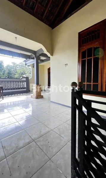 image RUMAH 2 LANTAI, SIAP HUNI, LOKASI STRATEGIS DEKAT KOTA (5)